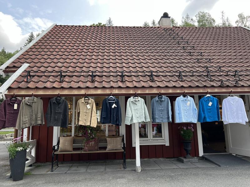 Kort Linjakke med lommer, saphire blå
